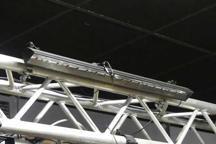 2x Showtec - UV LED BAR Maße in cm je ca. 120